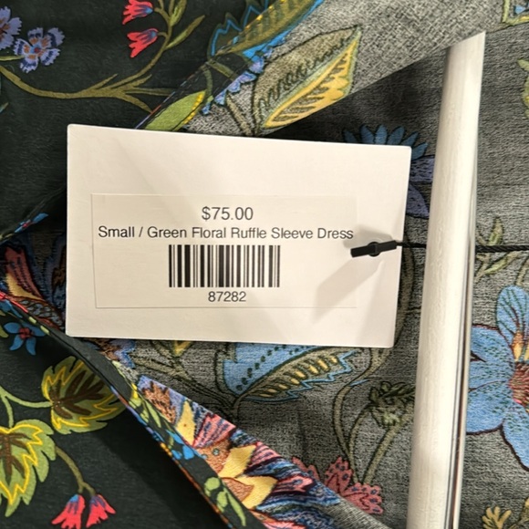 Auggie Bell Sleeve Shift Dress in Topeaka Floral - Picture 7 of 7